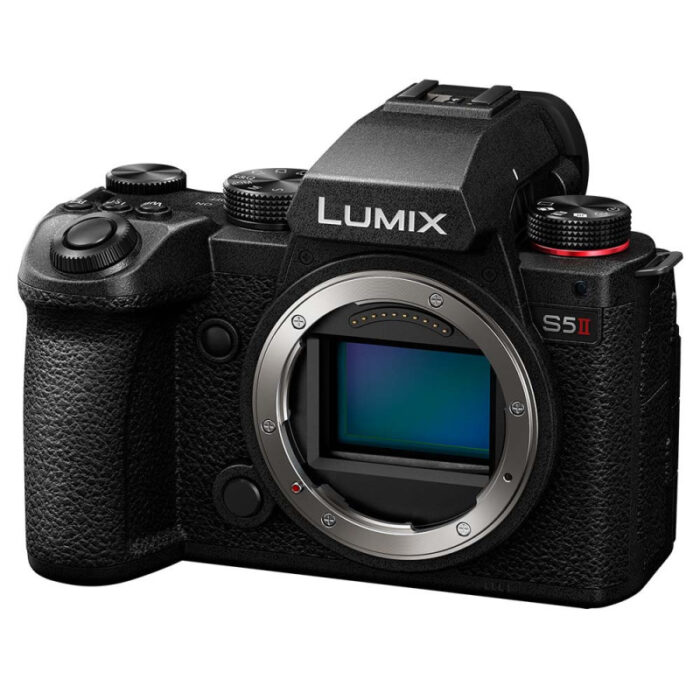 PANASONIC LUMIX DC-S5 II + L 20-60 mm f/3,5-5,6 S + 2e batterie + Sandisk SD Extreme Pro 64GB OFFERTES